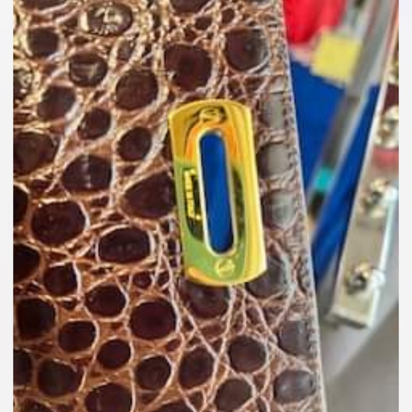 💎✨VERY RARE!💎✨Iconic Auth Salvatore Ferragamo Gancini 2way Croc Embossed Brown - Picture 14 of 16